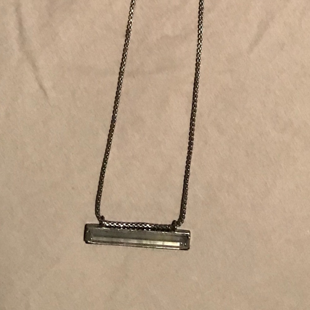Kendra Scott necklace